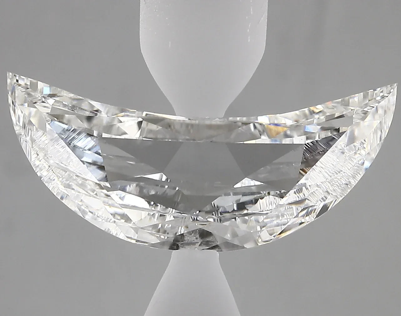 Lab Grown Diamond – HALF MOON – 3.57 ct – F/vvs1 – IGI - The Lab Jewelry