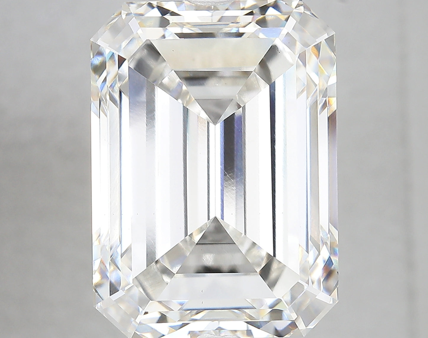 EMERALD lab grown diamond 17.58ct G/vs1