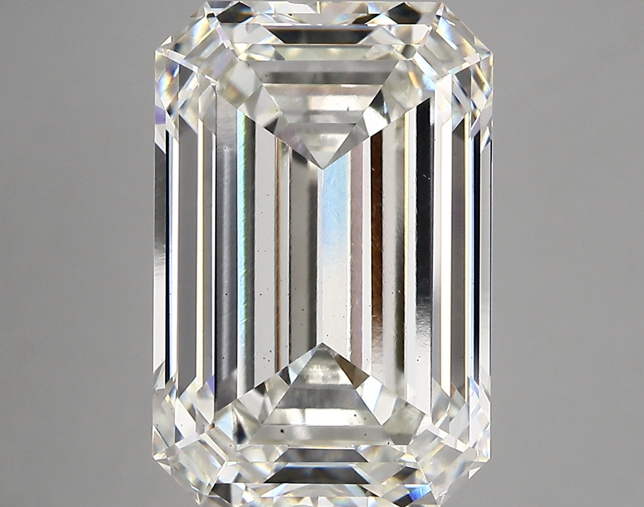 EMERALD lab grown diamond 9.06ct H/vs1