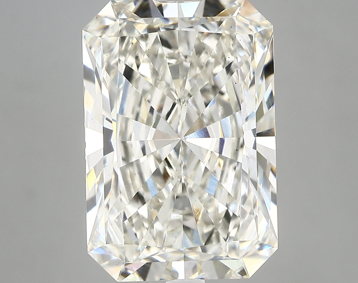 RADIANT lab grown diamond 7.06ct H/vs1