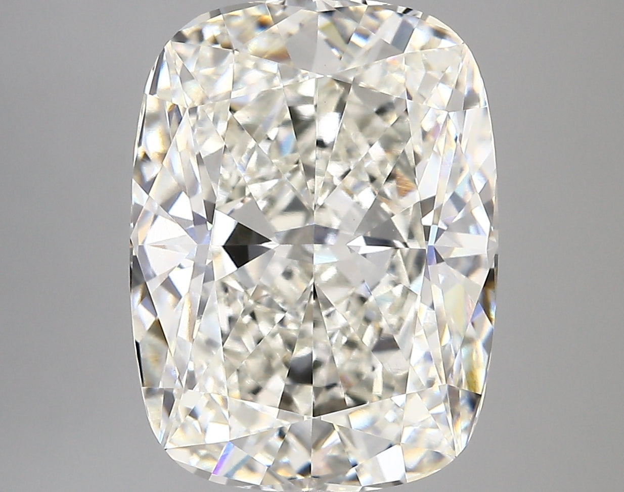 CUSHION lab grown diamond 7.76ct G/vvs2